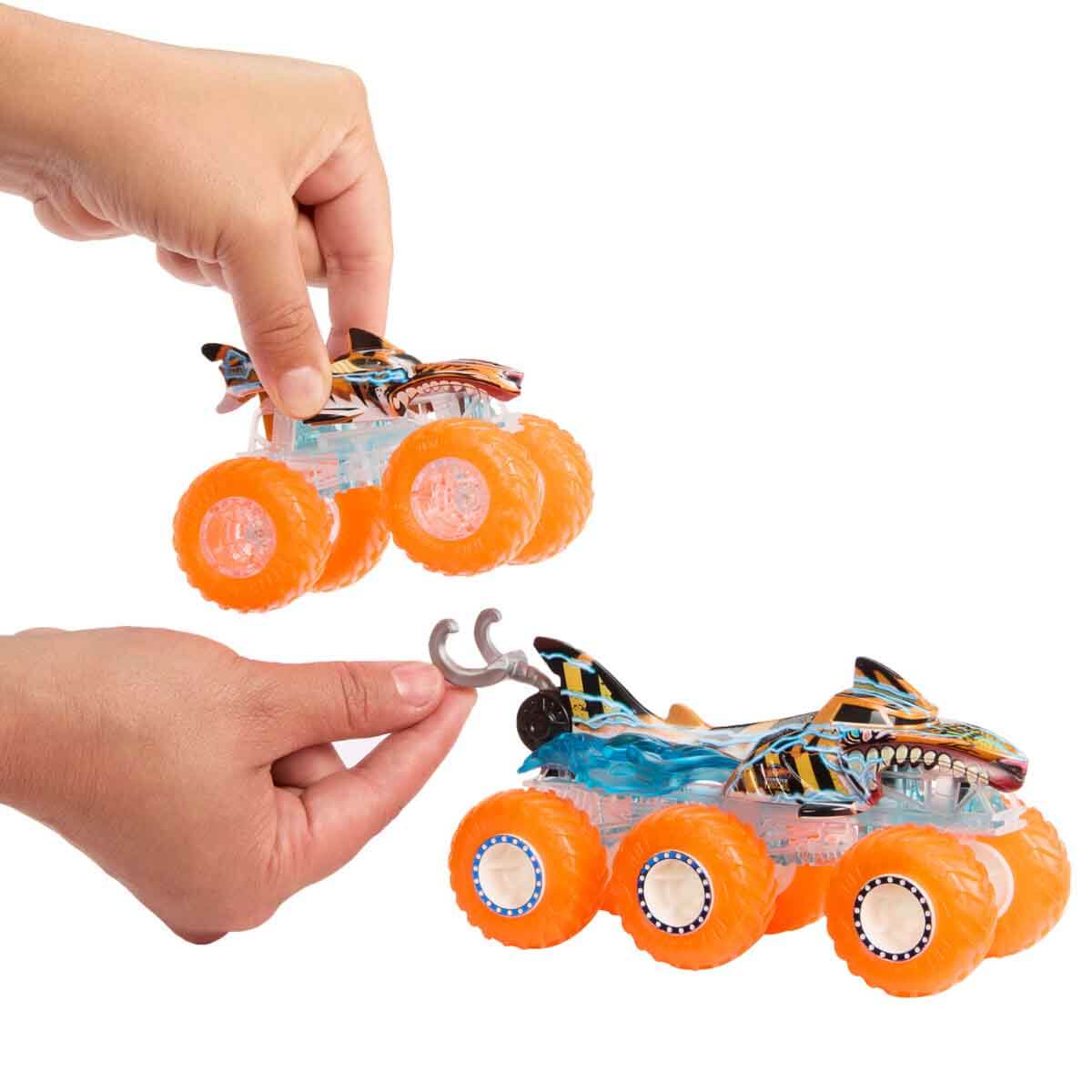 undefined - a4087_Hot_Wheels_Monster_Trucks_Power_Smashers_Multi_Pak.jpg