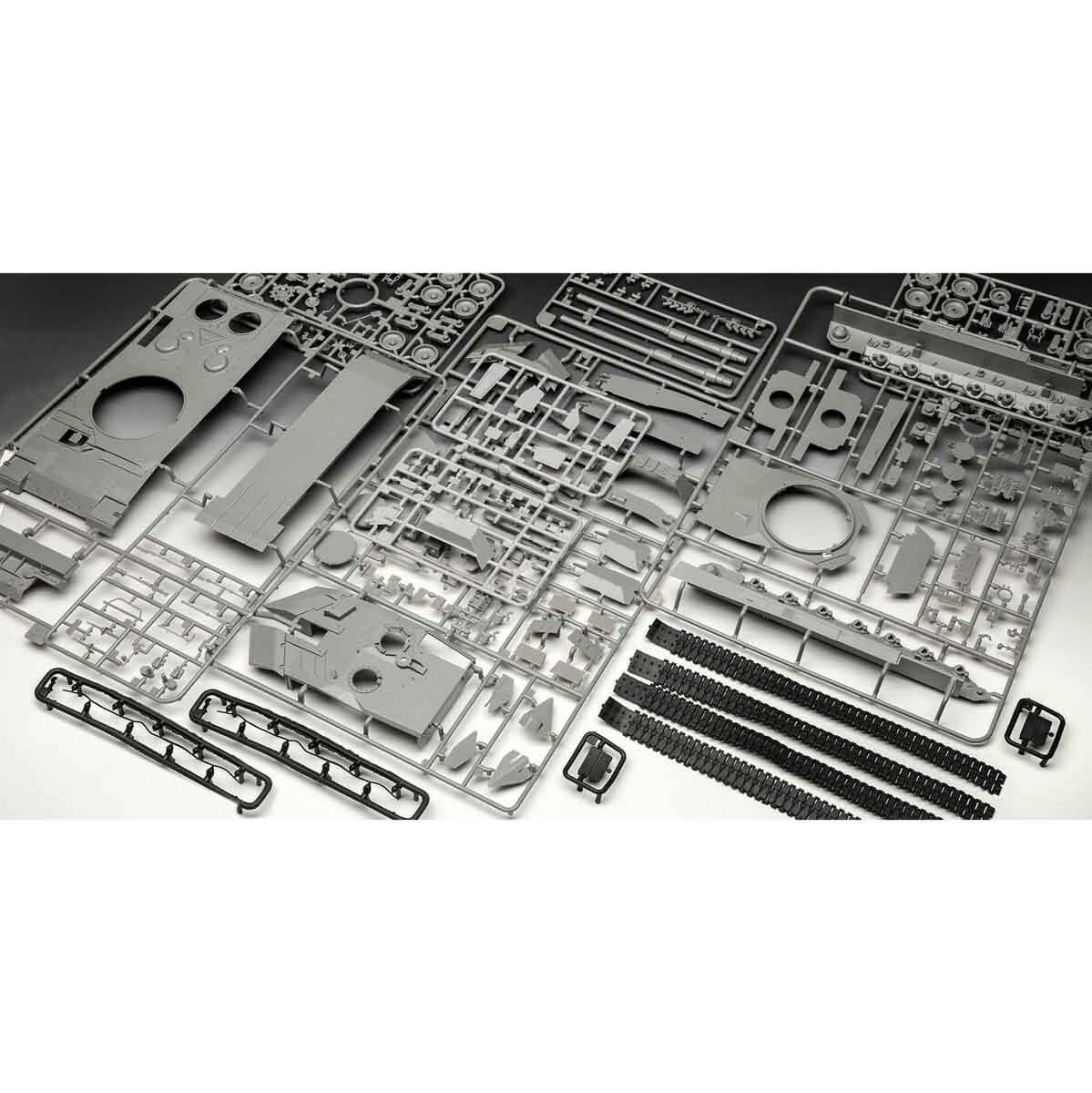 undefined - a4a19_Revell_135_Leopard_2A6M_VSO03342.jpg