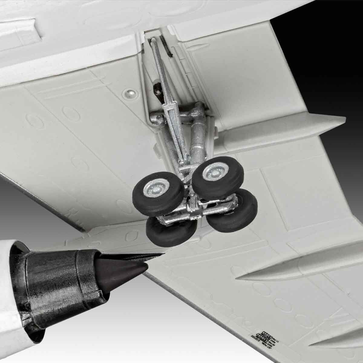 undefined - a4d89_Revell_1144_Airbus_A300600ST_Beluga_VSA03817.jpg