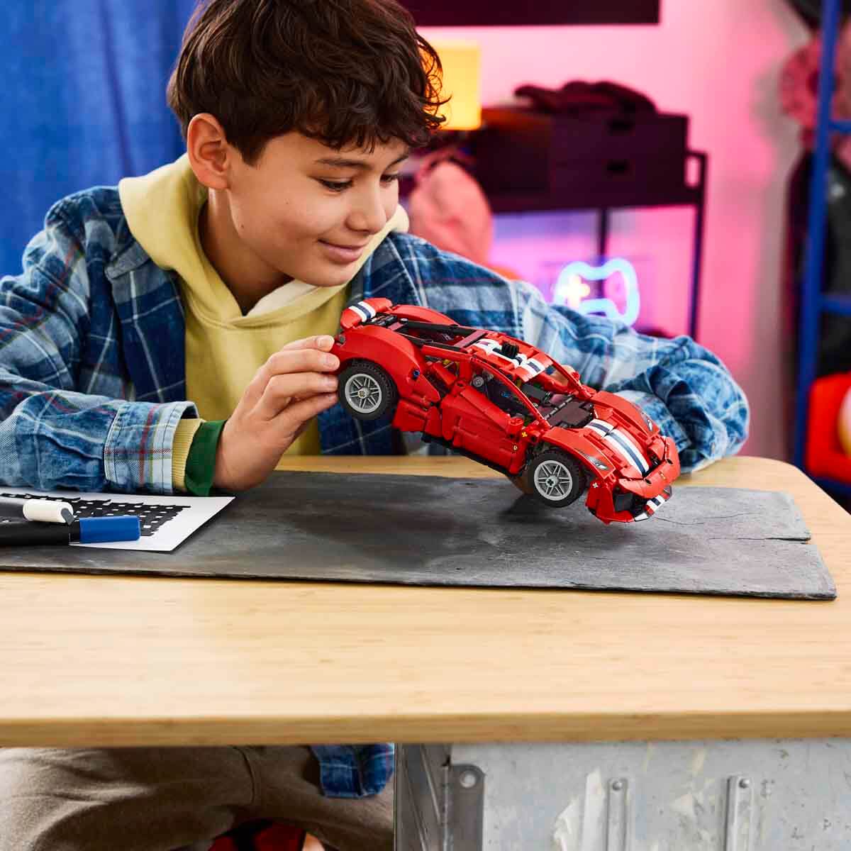 undefined - a5a07_LEGO_Technic_Ferrari_488_PISTA_Araba_42235.jpg