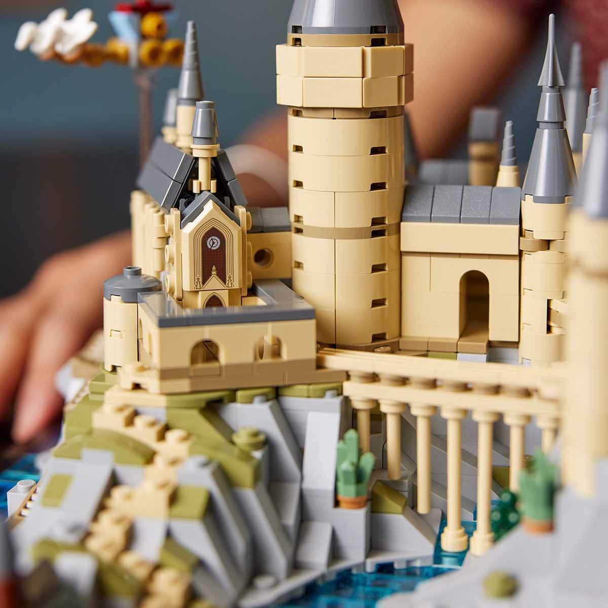 undefined - a722f_LEGO_Harry_Potter_Hogwarts_Satosu_ve_Bahcesi_76419.jpg