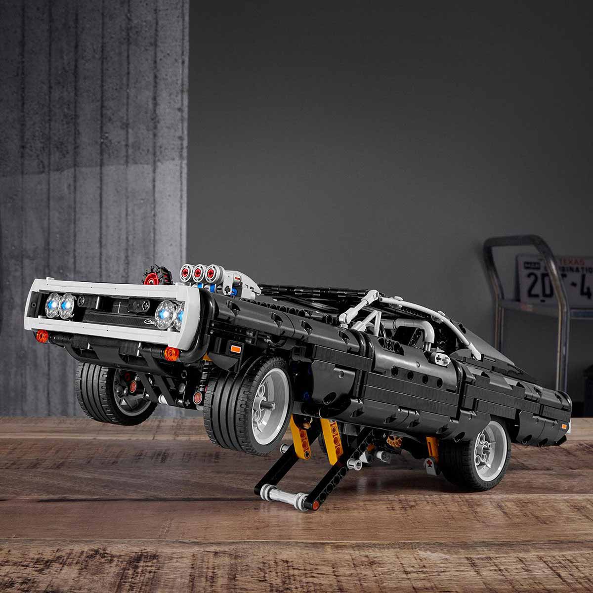 undefined - a8b79_LEGO_Technic__Domun_Dodge_Chargeri_42111.jpg
