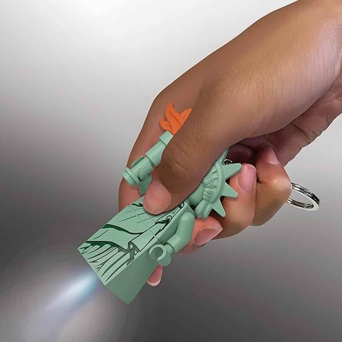 undefined - a9d62_Isikli_LEGO_Minifigures_Lady_Liberty_Anahtarlik.jpg