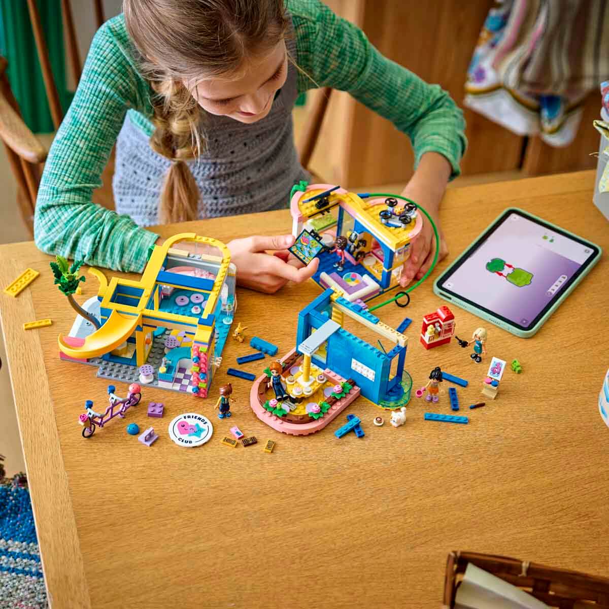 undefined - acbfa_LEGO_Friends_Heartlake_Sehri_Friends_Kulup_Evi_426.jpg