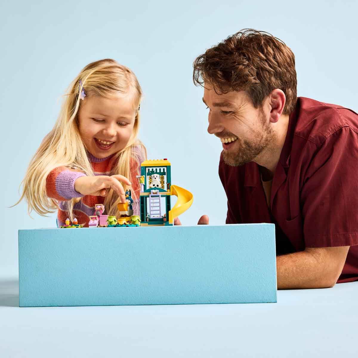 undefined - aeb31_LEGO_Bluey:_Bluey_ve_Chloe_ile_Oyun_Parki_Eglences.jpg