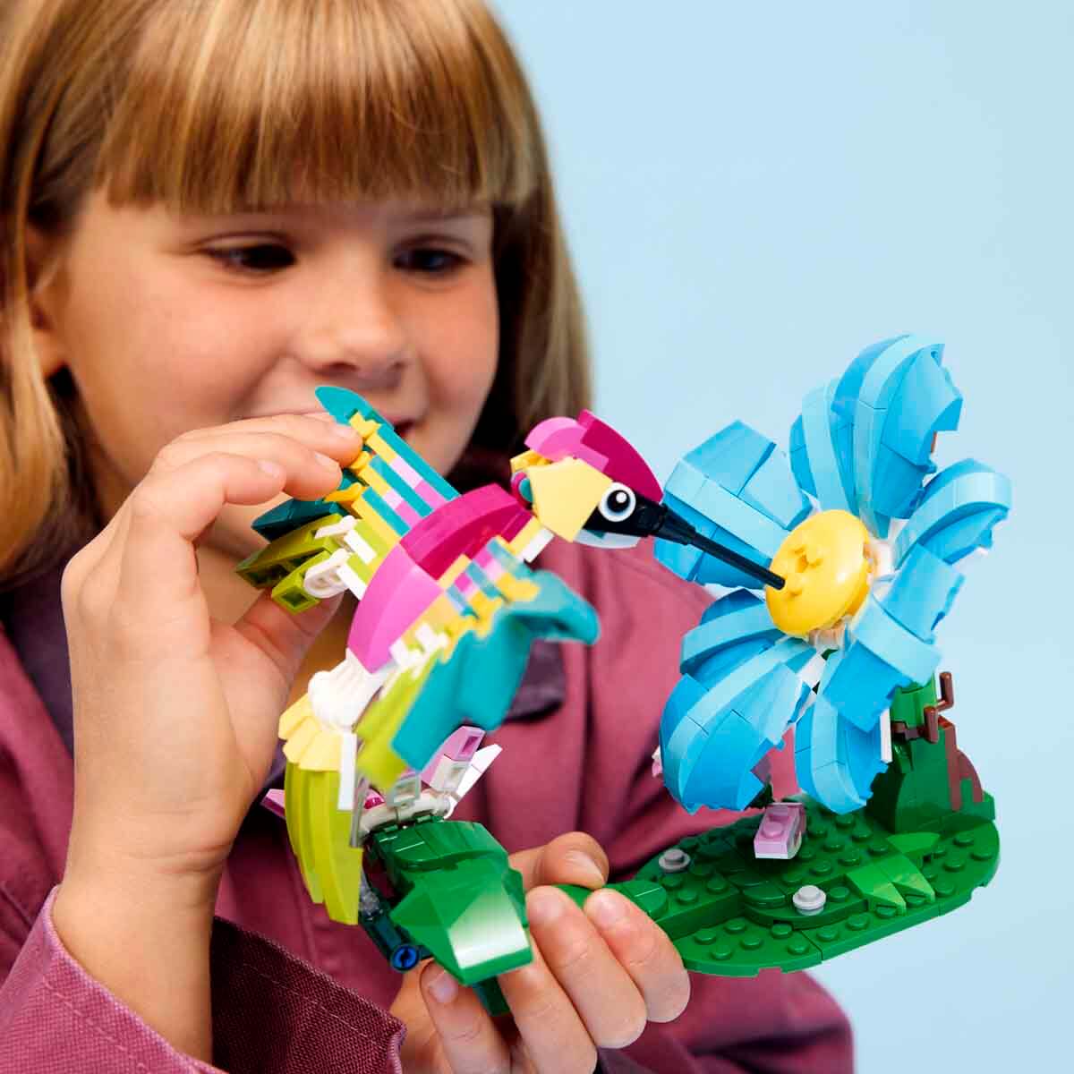 LEGO Creator 3'ü 1 Arada Vahşi Hayvanlar: Renkli Sinek Kuşu 31384