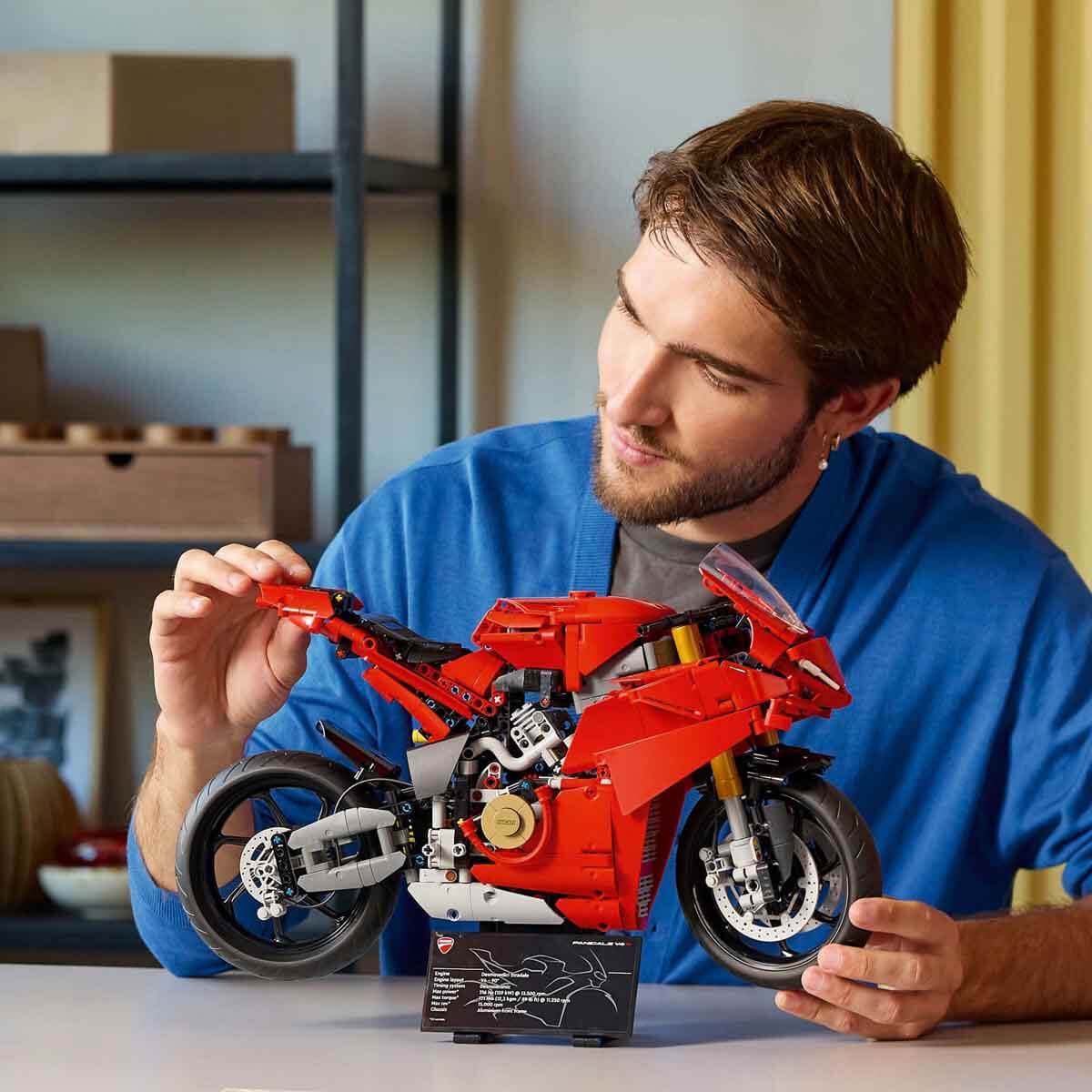 LEGO Technic Ducati Panigale V4 S Motosiklet 42202 - Yetişkinler
