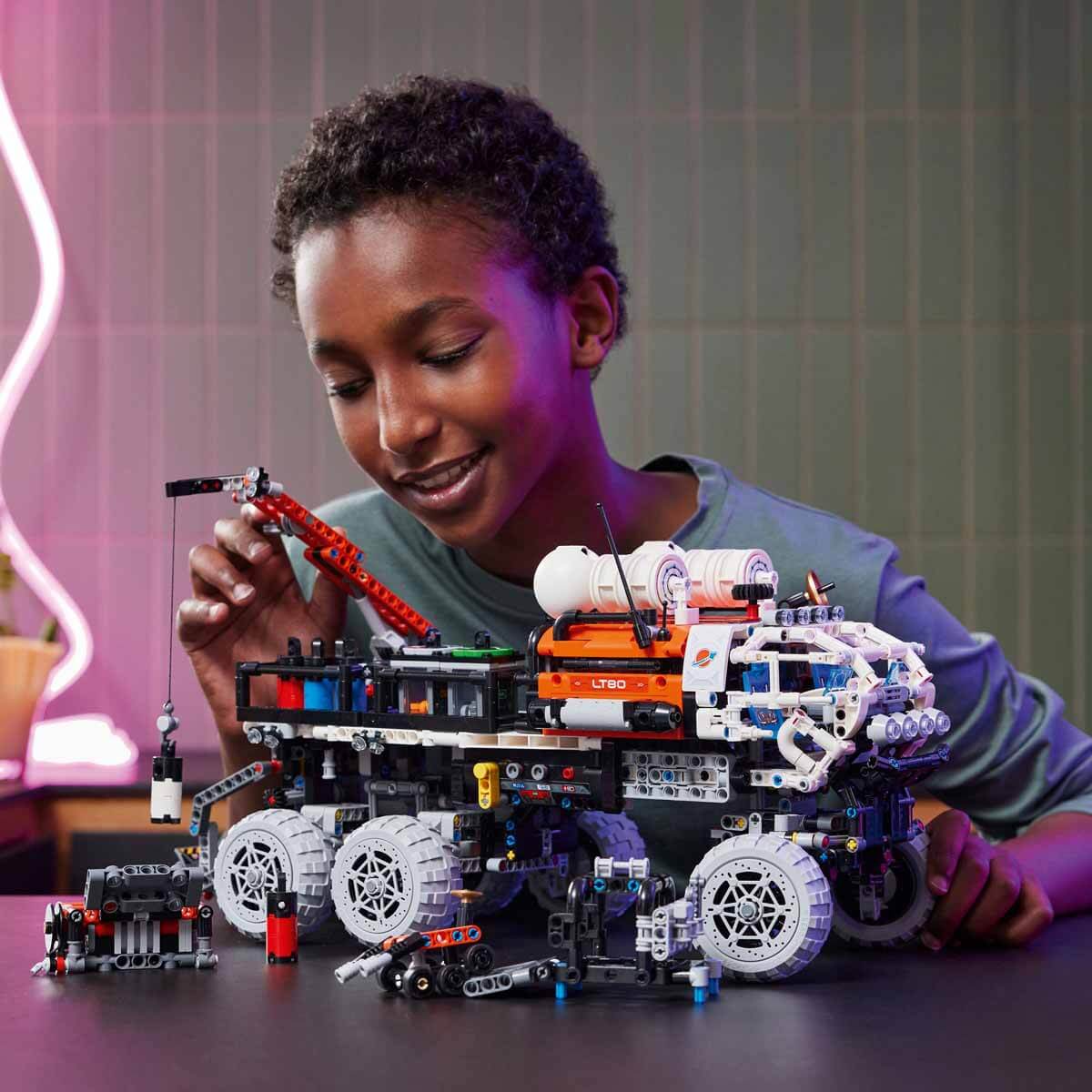 undefined - b4684_LEGO_Technic_Mars_Ekibi_Kesif_Araci_42180_.jpg
