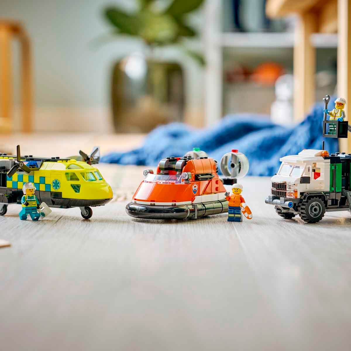 undefined - b4718_LEGO_City_Ucak_Servis_Kamyonu_ve_Hoverkraft_Karisi.jpg