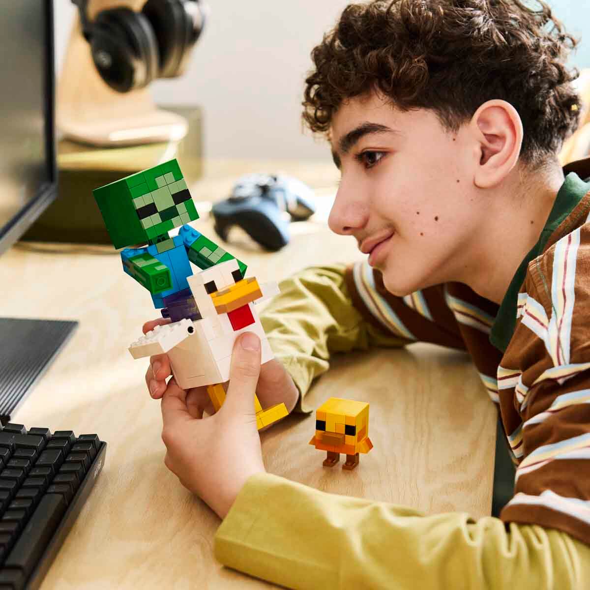 undefined - b4a7c_LEGO_Minecraft_Tavuk_Jokey_Oyuncak_Yapim_Seti_2158.jpg