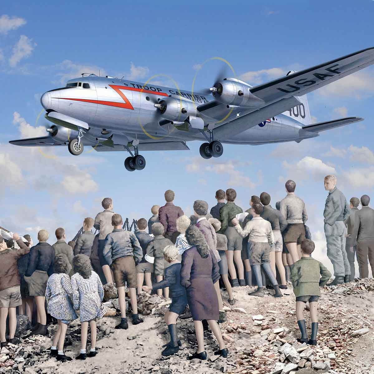 undefined - b61fc_Revell_172_75th_Anniversary_Berlin_Airlift_VG05652.jpg