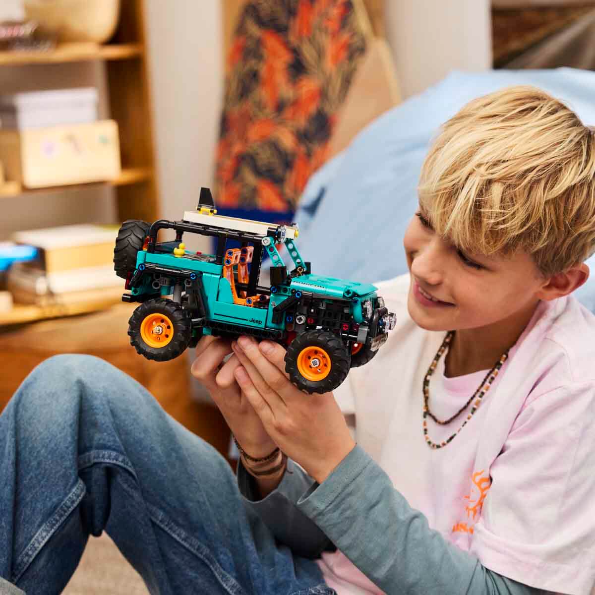 undefined - b7590_LEGO_Technic_Jeep_Wrangler_Rubicon_SUV_42227_.jpg