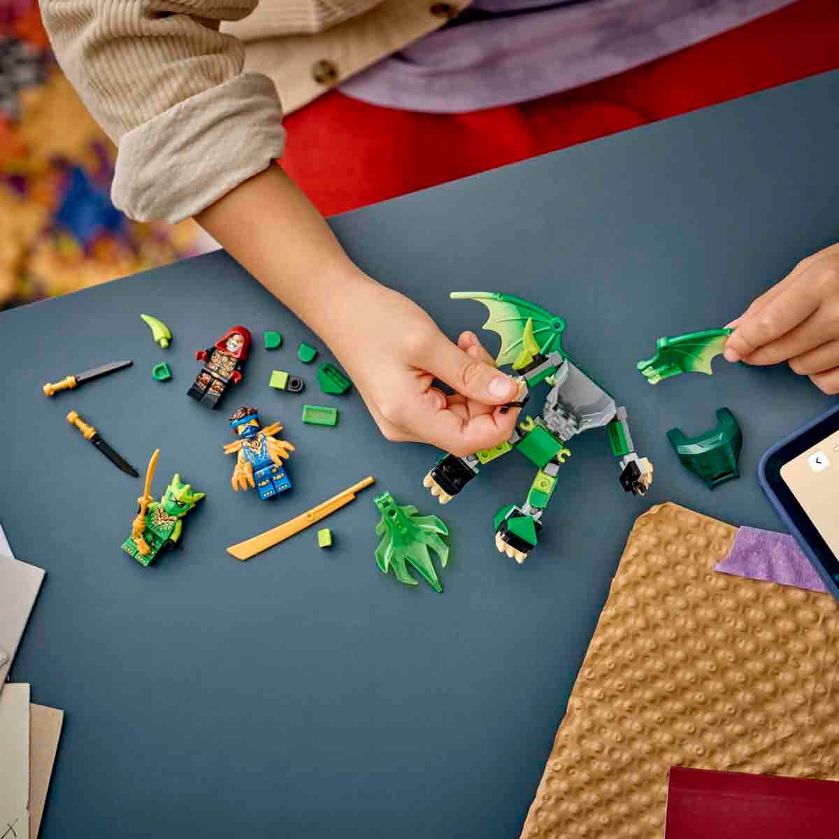 undefined - b94c2_LEGO_NINJAGO_Lloyd___un_Ejderha_Robotu_Savas_Paket.jpg