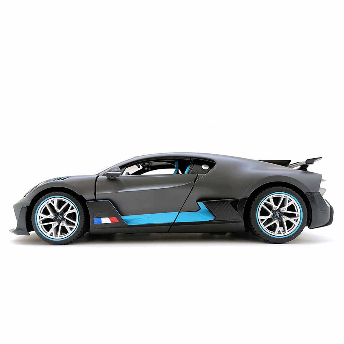 undefined - ba82d_1_14_Bugatti_Divo_Uzaktan_Kumandali_Araba.jpg