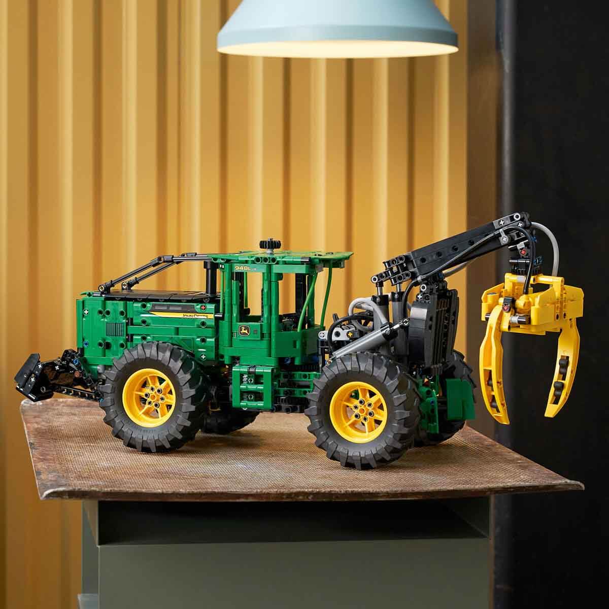 undefined - bba49_LEGO_Technic_John_Deere_948L_II_Orman_Makinesi_421.jpg