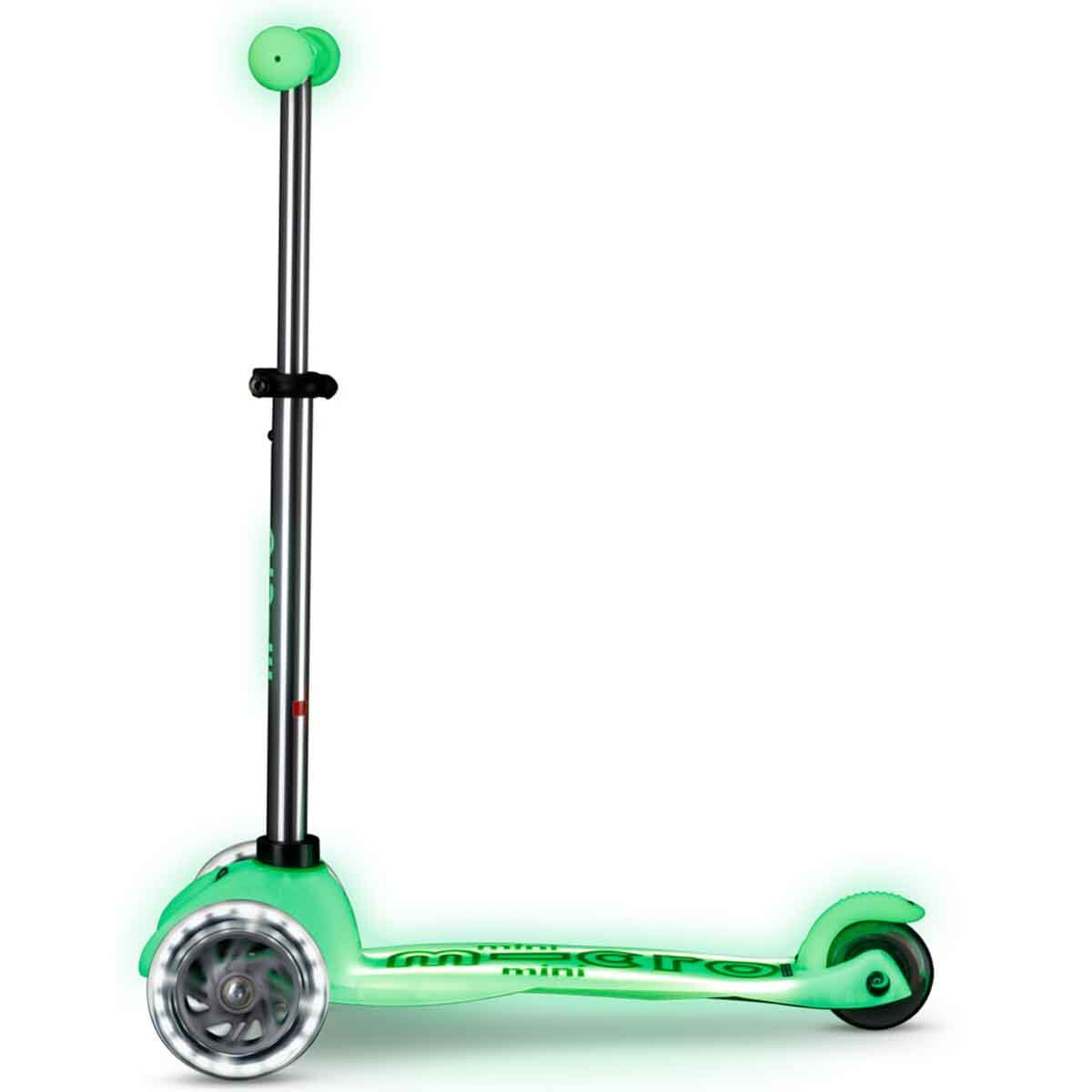 undefined - bd0db_Micro_Mini_Deluxe_3_Tekerlekli_Isikli_Yesil_Scoote.jpg