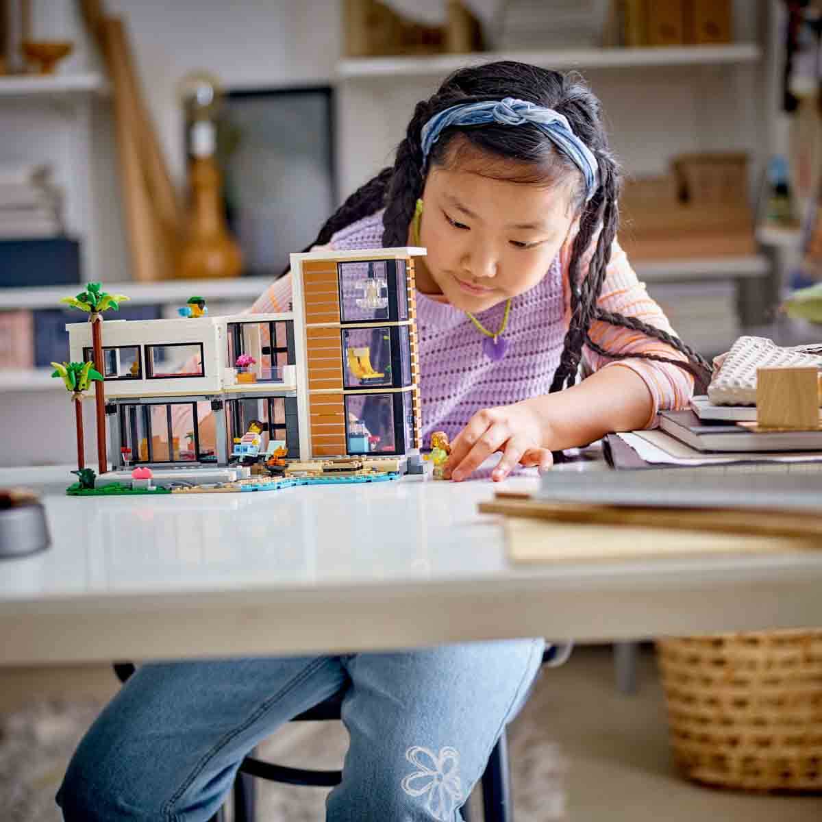 undefined - c0386_LEGO_Creator_3u_1_Arada_Modern_Ev_31153_.jpg