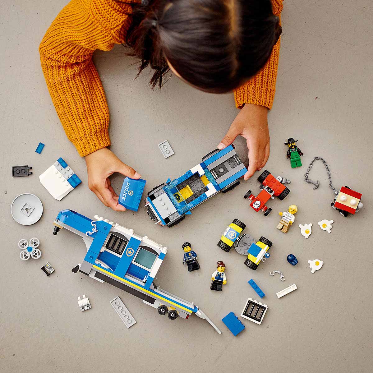 undefined - c18ac_LEGO_City_Polis_Mobil_Komuta_Kamyonu_60315.jpg