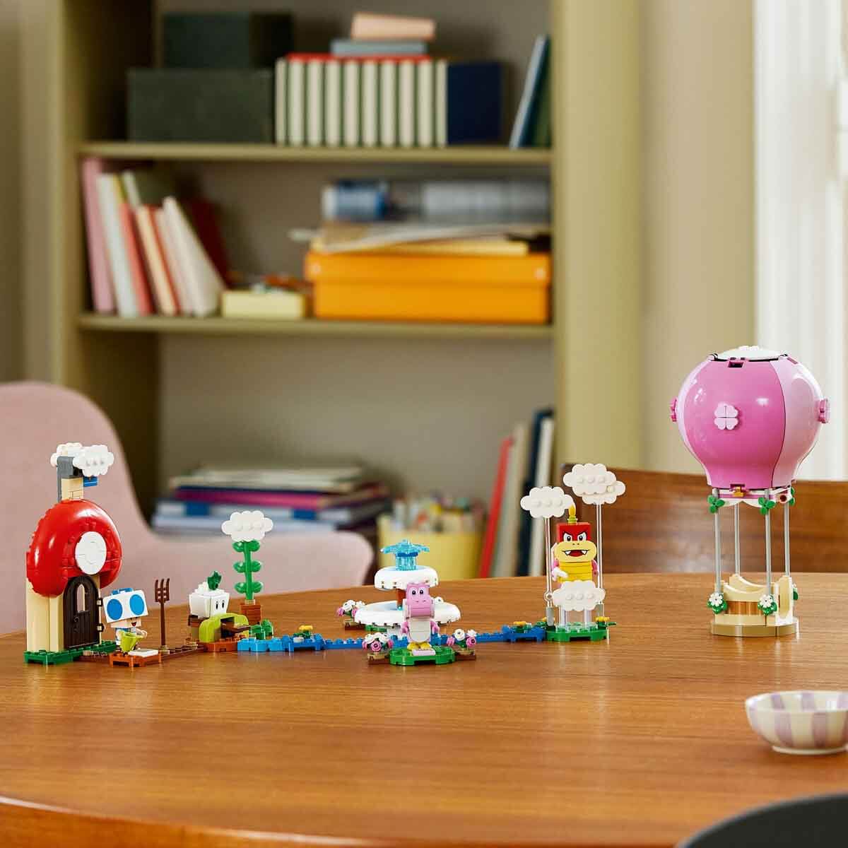 undefined - c2952_LEGO_Super_Mario_Peach_in_Bahcesinde_Balon_Yolculu.jpg