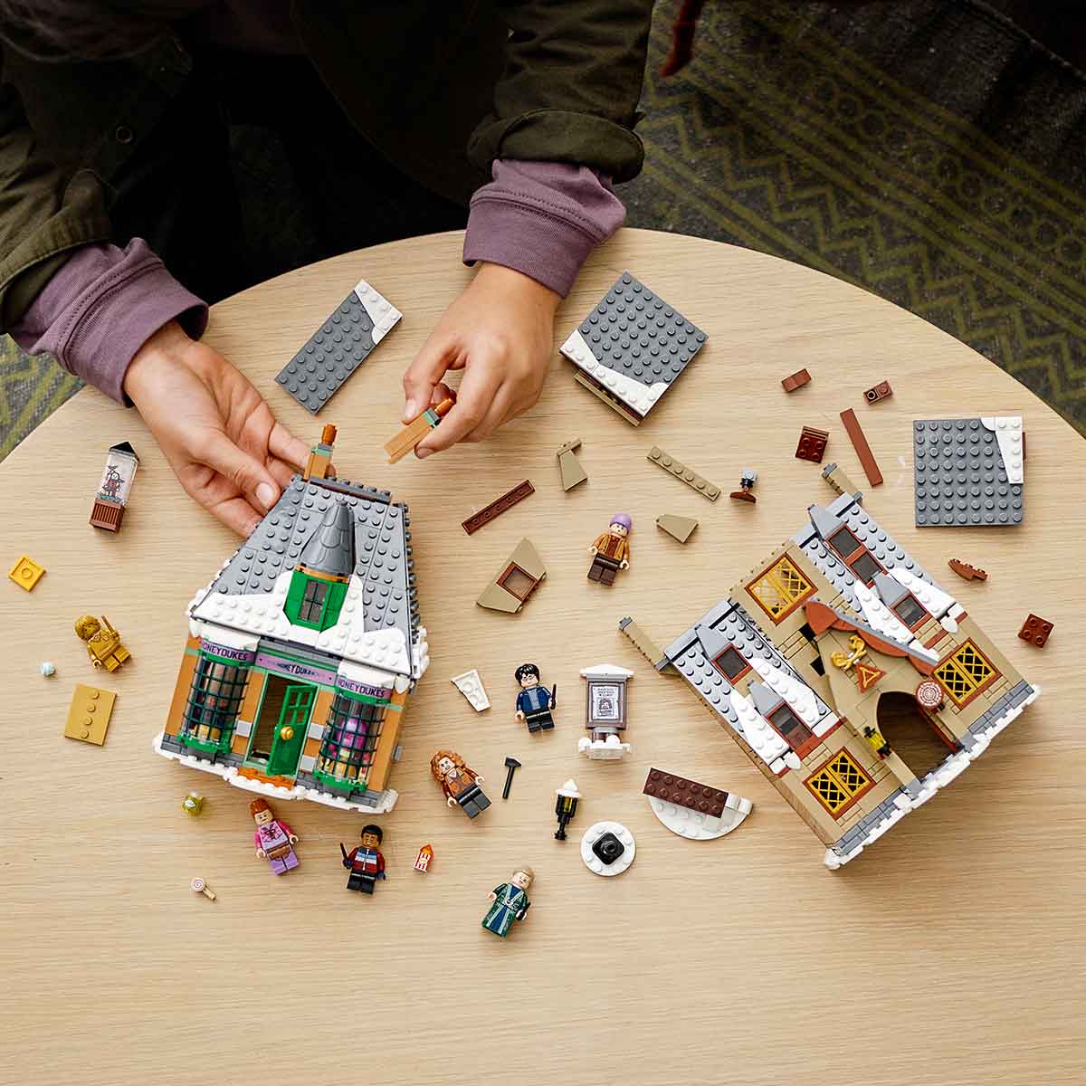 undefined - c2bb3_LEGO_Harry_Potter_Hogsmeade_Koyu_Ziyareti_76388.jpg