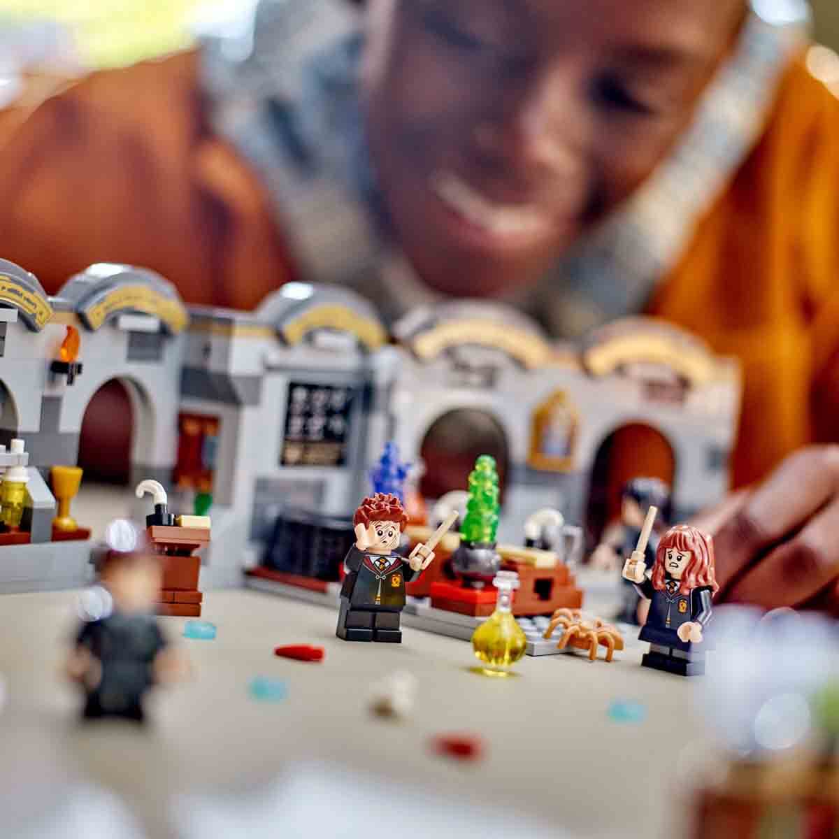 undefined - c3077_LEGO_Harry_Potter_Hogwarts_Satosu_Iksir_Dersi_7643.jpg