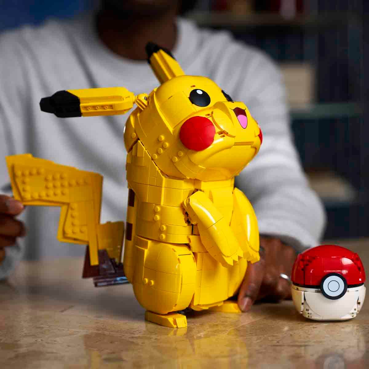 undefined - c30da_LEGO_Pokemon_Pikachu_ve_Poke_Topu_72152.jpg