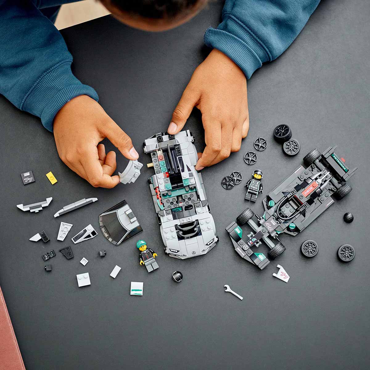undefined - c39c8_LEGO_Speed_Champions_Mercedes-AMG_F1_W12_E_Perform.jpg