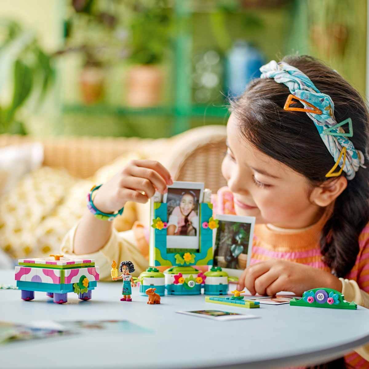 undefined - c482e_LEGO_Disney_Enkanto_Mirabelin_Fotograf_Cercevesi_v.jpg