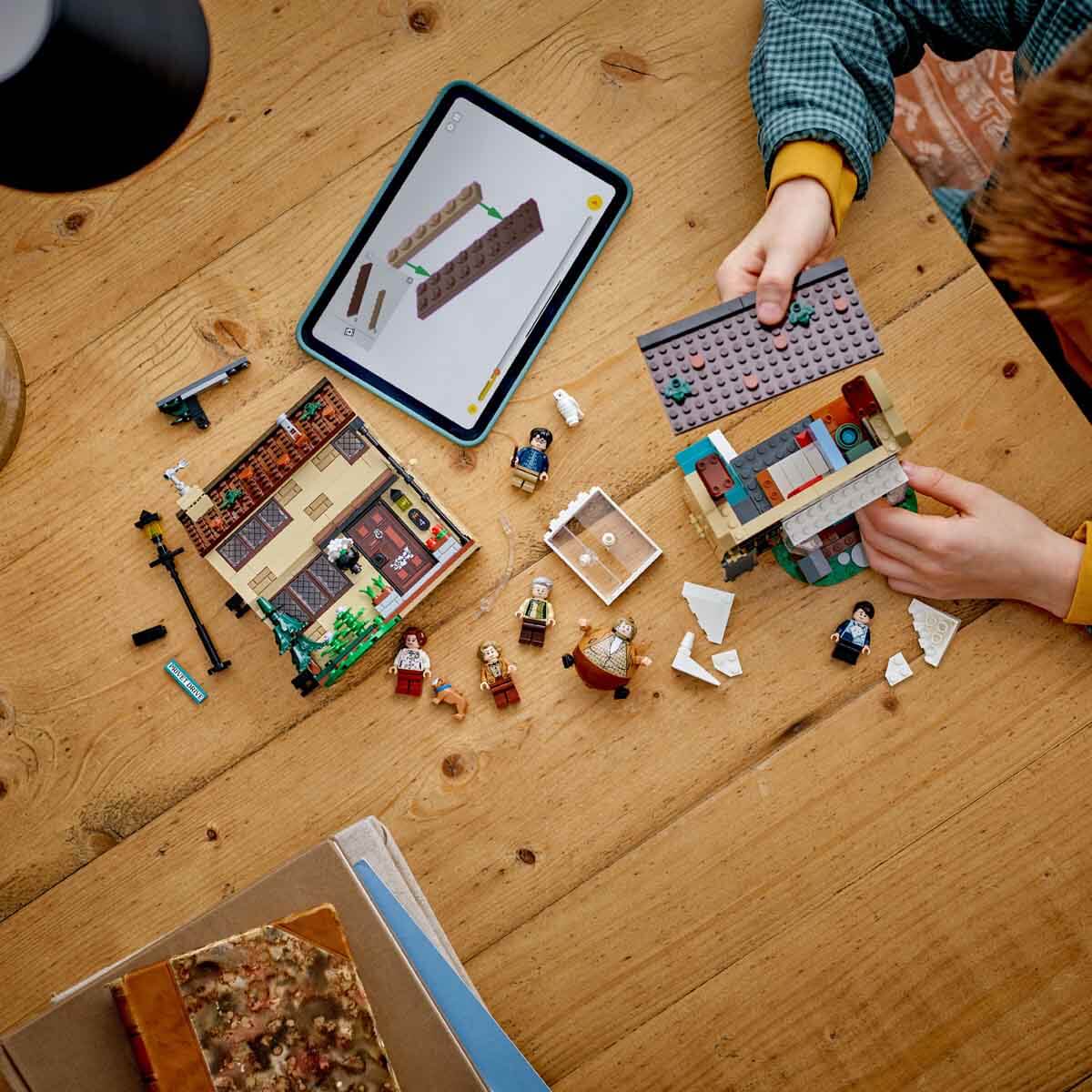 undefined - c4ce4_LEGO_Harry_Potter_Privet_Drive_Marge_Halanin_Ziyar.jpg