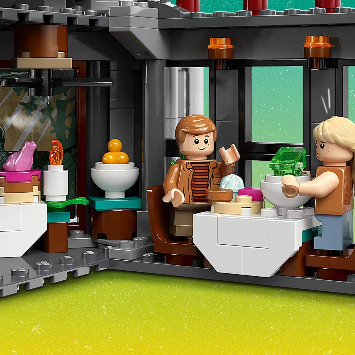 undefined - c830b_LEGO_Jurassic_Park_Ziyaretci_Merkezi_Trex_ve_Rapto.jpg