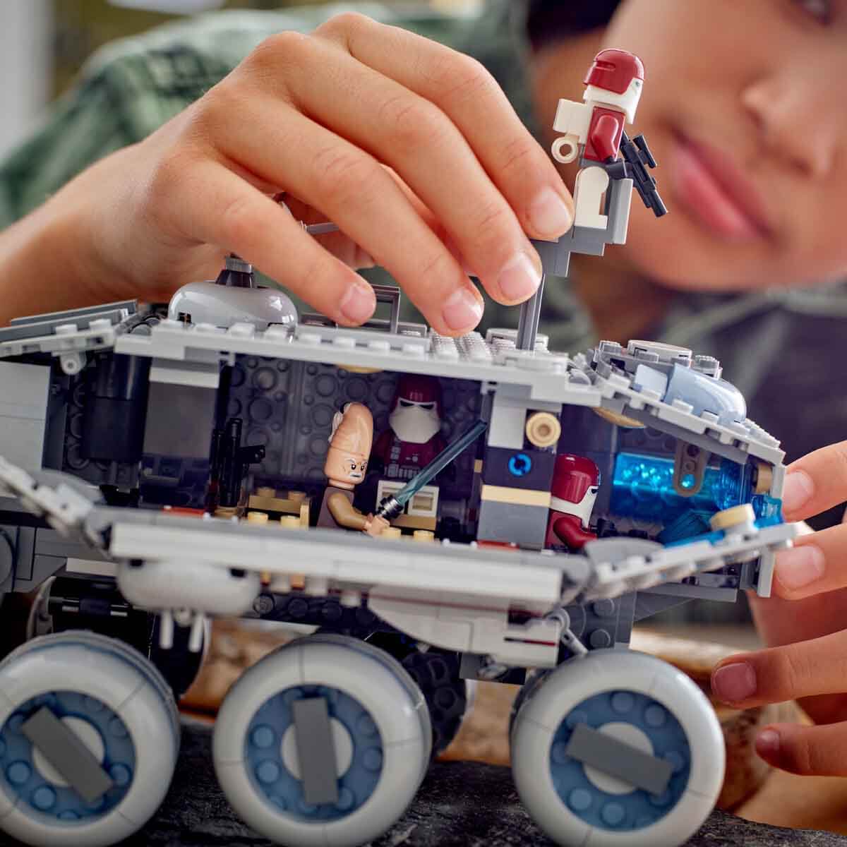 undefined - c9600_LEGO_Star_Wars_Klon_Savaslari_Cumhuriyet_Juggernau.jpg