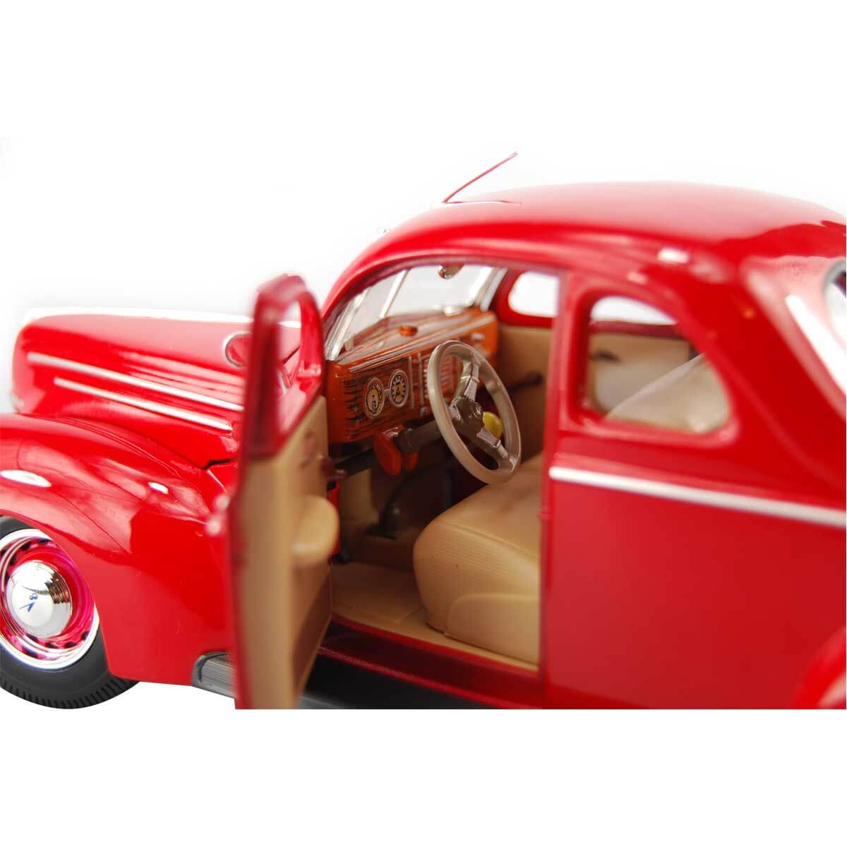 undefined - ca31d_1:18_Maisto_Ford_Deluxe_Tudor_1939_Model_Araba.jpg