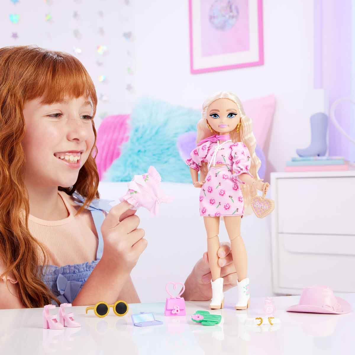 Barbie Dream Besties Festival Kombinleri Barbie Malibu Bebek ve