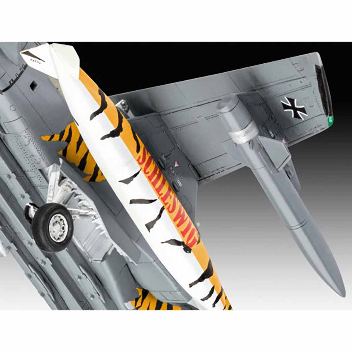 undefined - cdd02_Revell_1:72_Tornado_Tigermeet_2018_Ucak_VSU03880.jpg