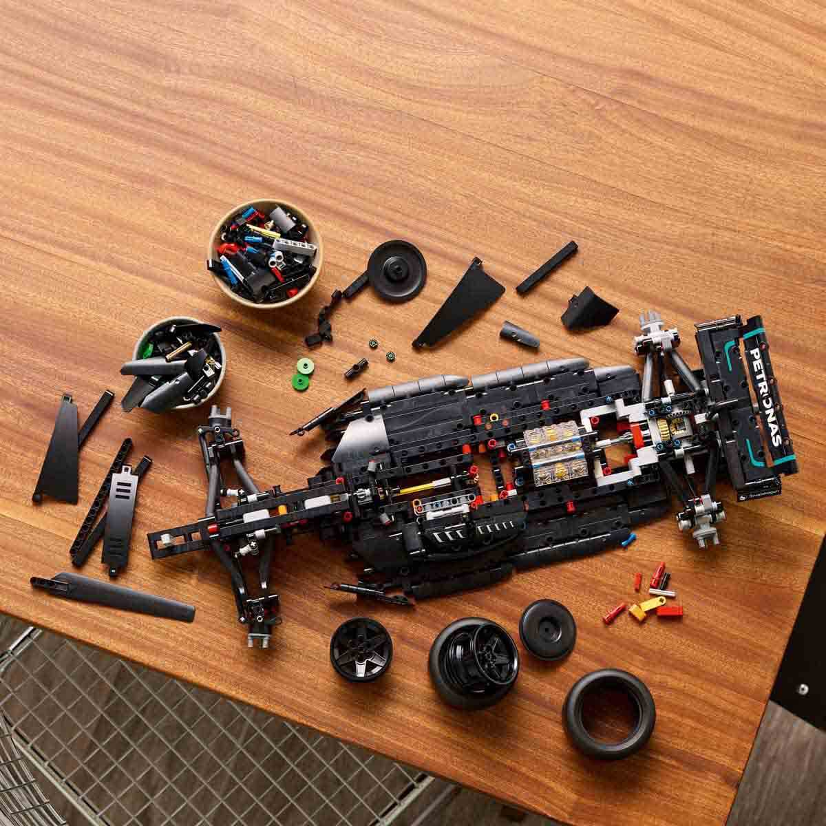 undefined - cde45_LEGO_Technic_Mercedes_AMG_F1_W14_E_Performance_421.jpg