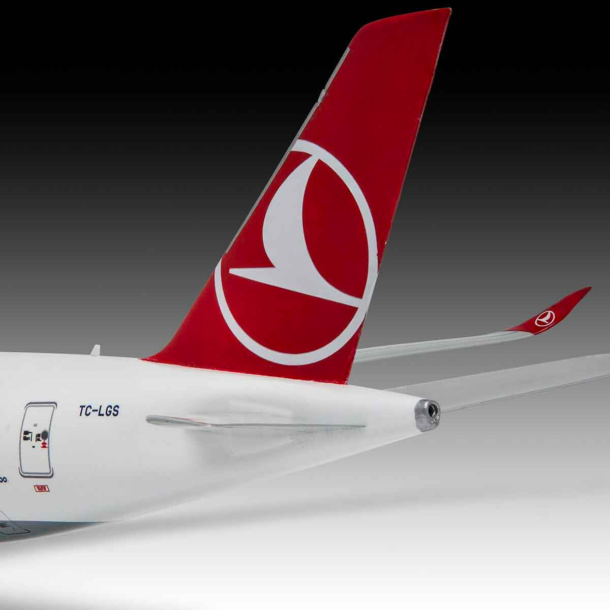undefined - cf12e_Revell_1_144_Airbus_A350_900_VG05625.jpg