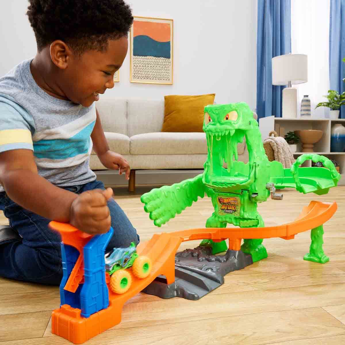 undefined - cf91c_Hot_Wheels_Monster_Trucks_Mutant_Kaosu_Canavarla_M.jpg