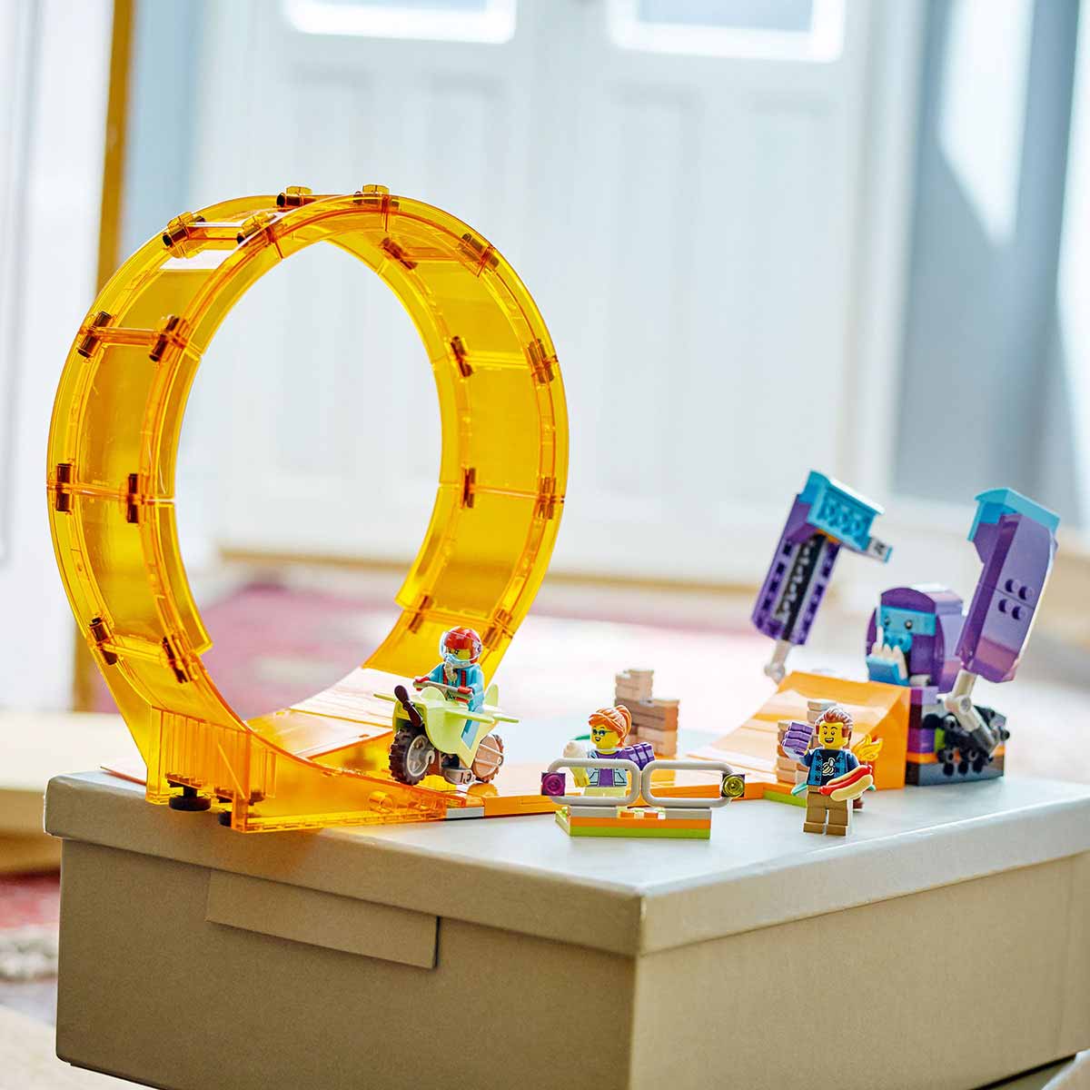 undefined - d1482_LEGO_City_Sempanze_Yumrugu_Gosteri_Cemberi_60338.jpg