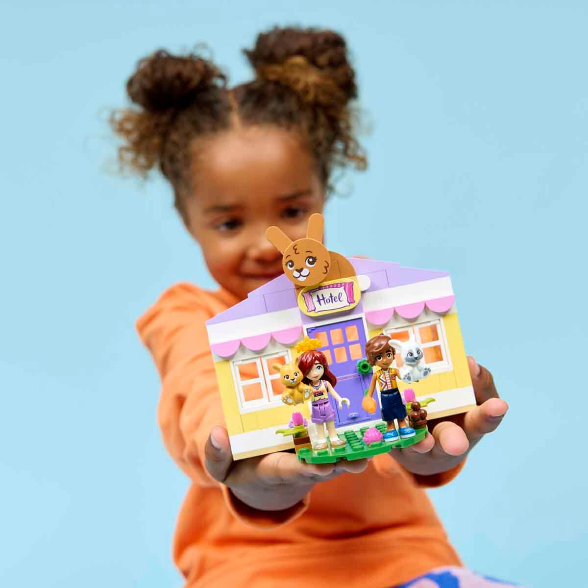 undefined - d358d_LEGO_Friends_Heartlake_Sehri_Tavsan_Oteli_42679_.jpg