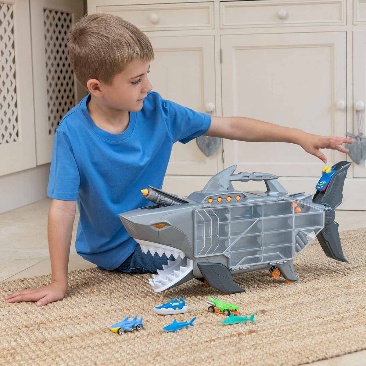 undefined - d3a7f_Teamsterz_Beast_Machines_Robo_Shark_Cantali_Transp.jpg