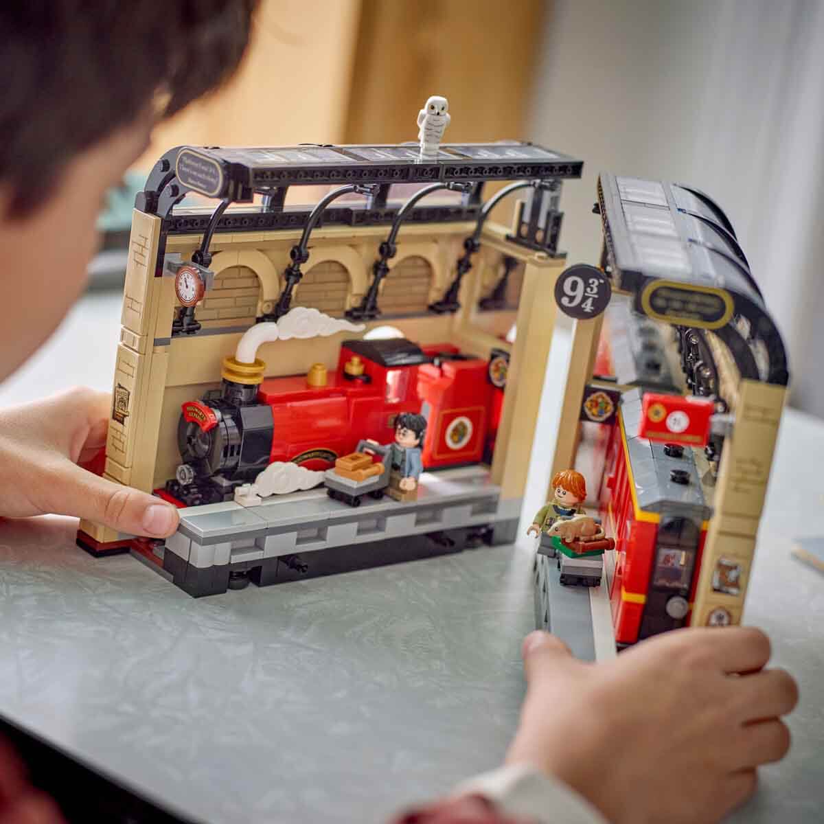 undefined - d7da9_LEGO_Harry_Potter_Kitaplik_Dekoru_Hogwarts_Ekspres.jpg