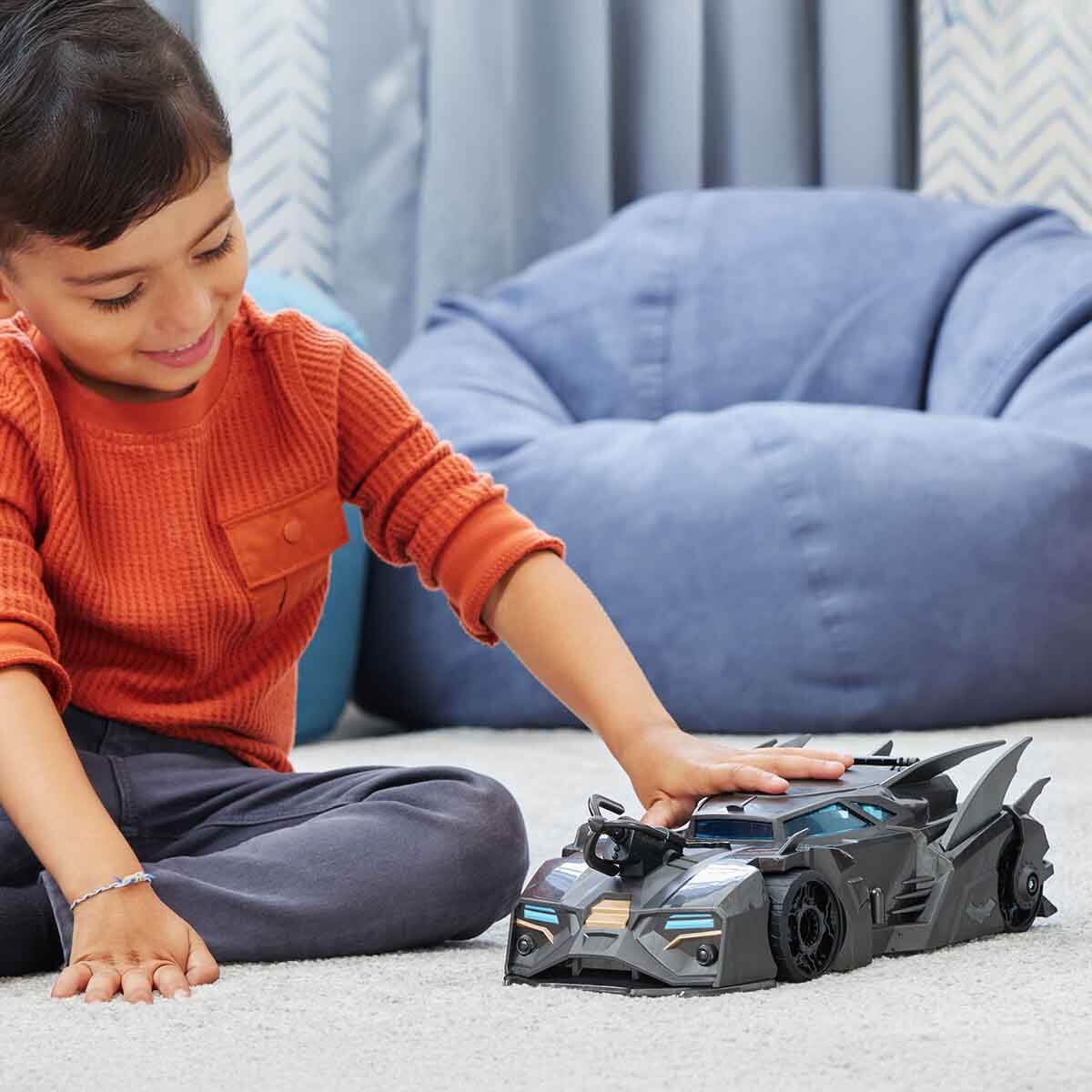 undefined - d7de5_DC_Comics_Batman_Crusader_Batmobile_Araci_ve_Figur.jpg