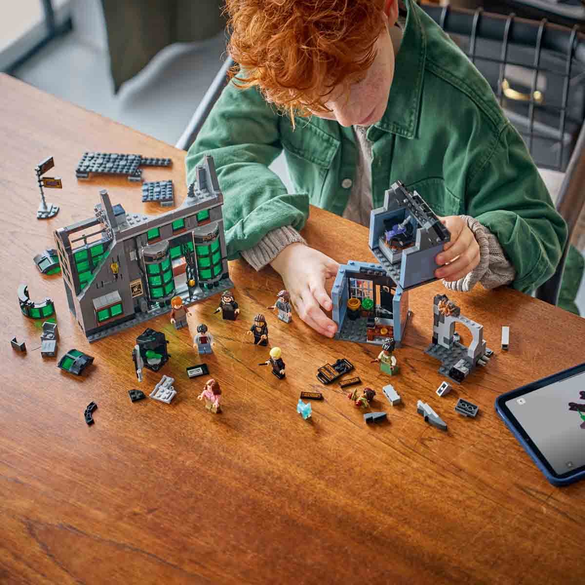 undefined - d861d_LEGO_Harry_Potter_Knockturn_Yolu_Buyucu_Magazalari.jpg