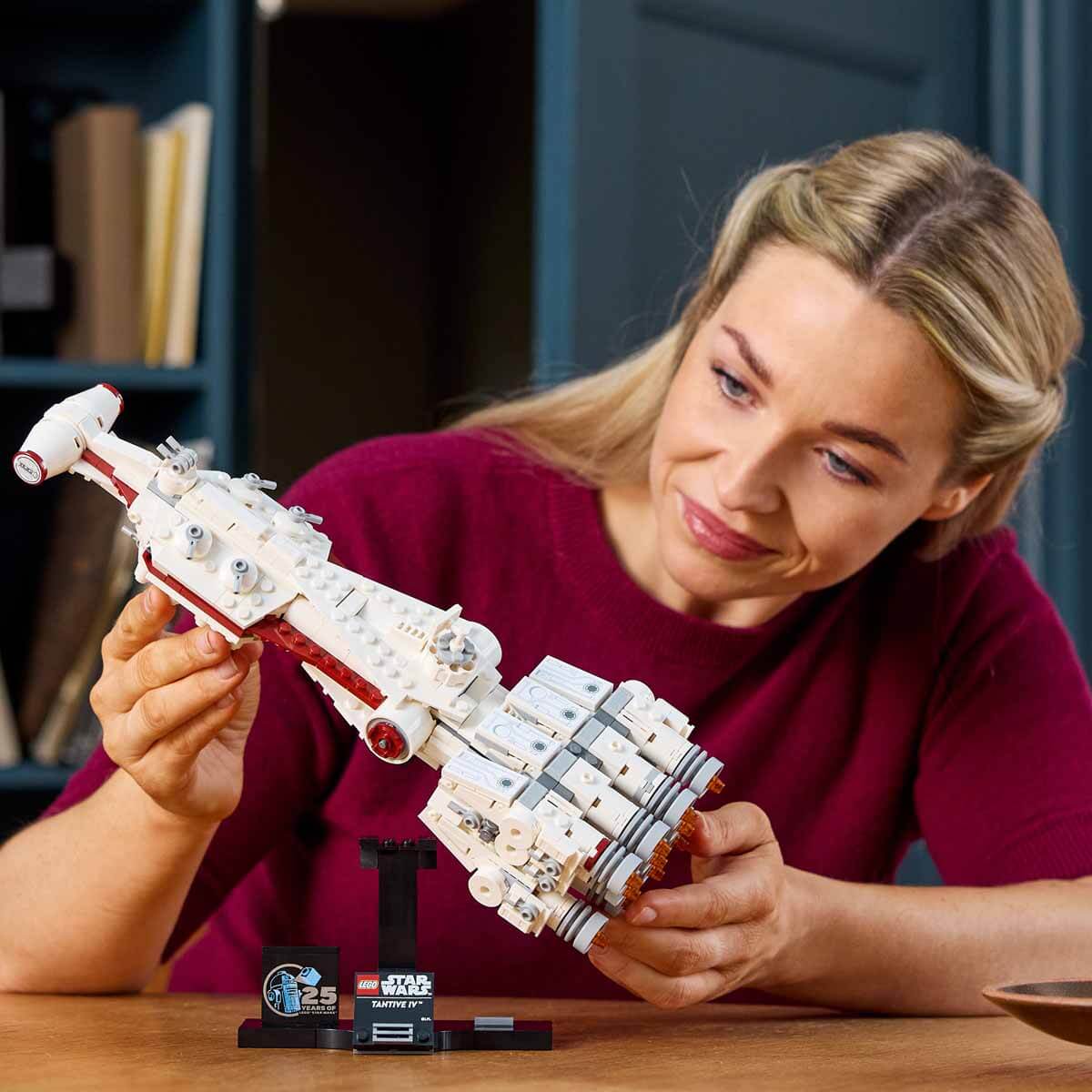 undefined - d9844_LEGO_Star_Wars_Tantive_IV_75376_.jpg