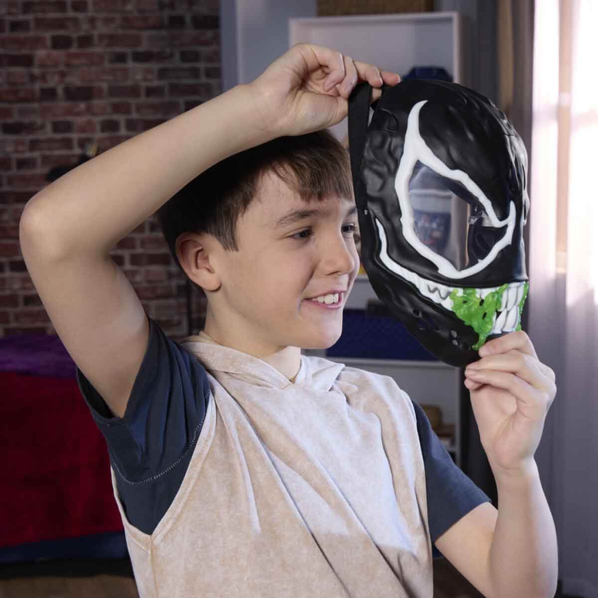 undefined - d9cbf_Sesli_SpiderMan_Venom_Versus_Karanlikta_Parlayan_V.jpg