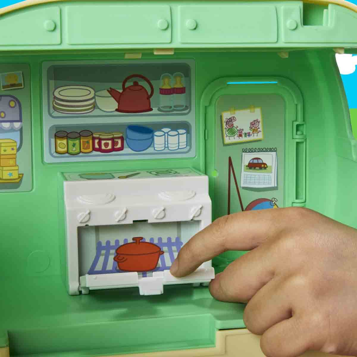undefined - dafbb_Peppa_Pig_Three_Little_Piggies_Karavan_Oyun_Seti.jpg