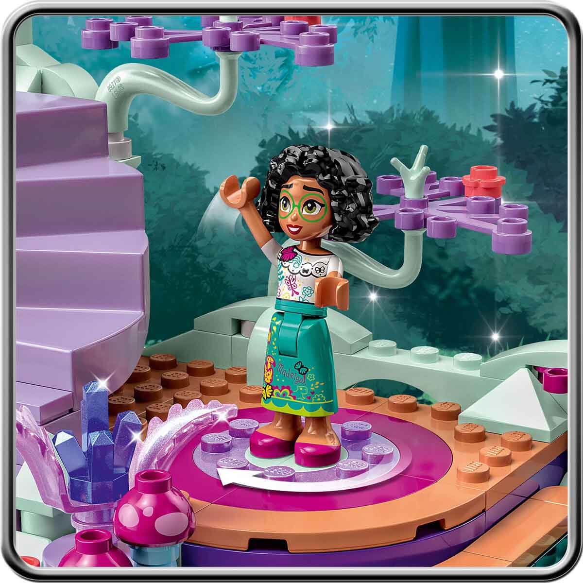 undefined - db0ff_LEGO_Disney_Buyulu_Agac_Ev_43215.jpg