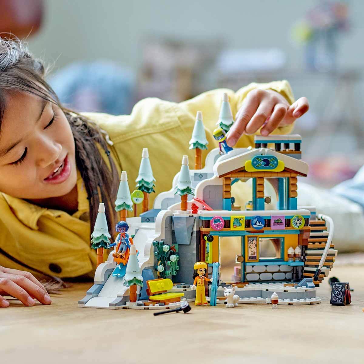 undefined - db606_LEGO_Friends_Kayak_Pisti_ve_Kafe_41756.jpg