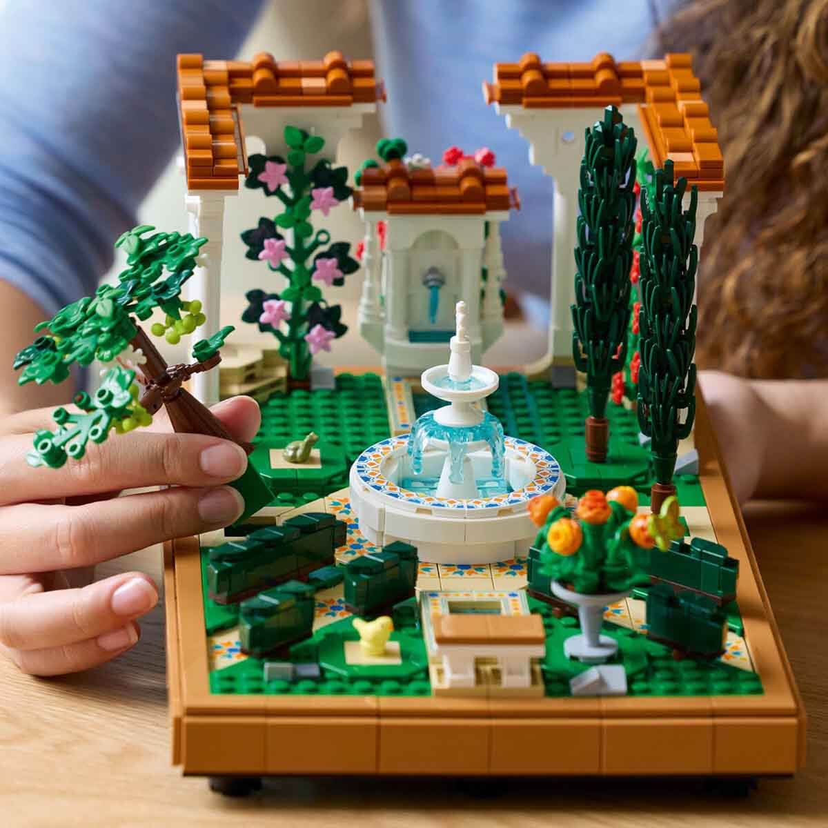 undefined - db762_LEGO_Icons_Fiskiyeli_Bahce_10359.jpg