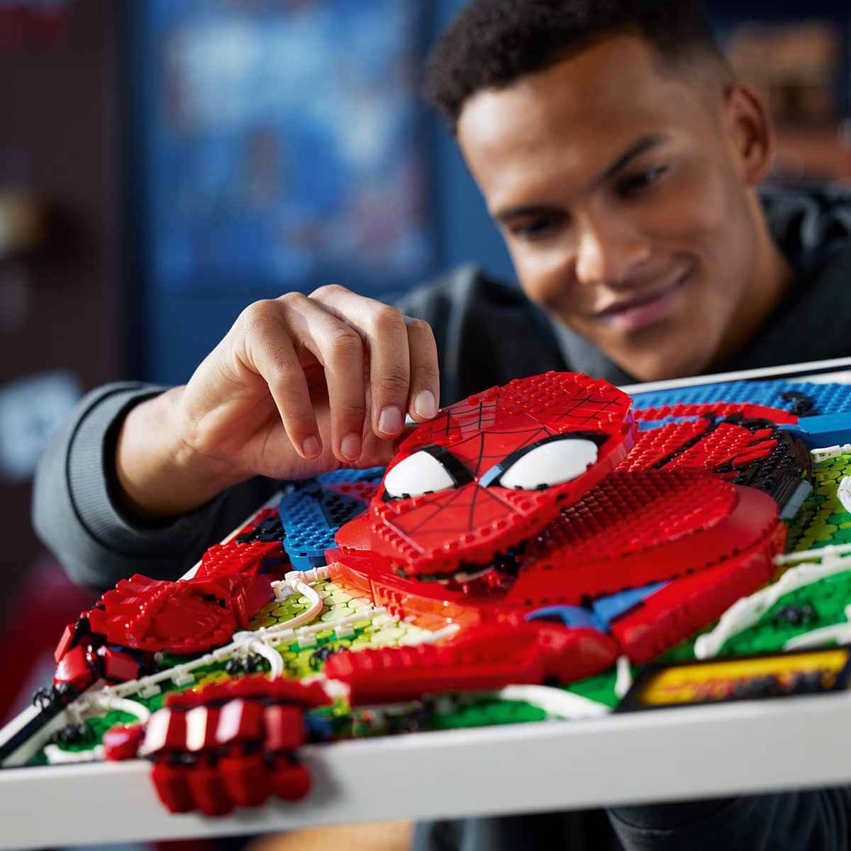 undefined - dcb3f_LEGO_Art_Inanilmaz_Orumcek_Adam_31209.jpg